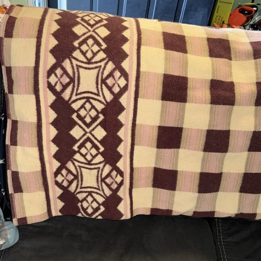 Beacon Vintage Pink,Beige & Garnet Plaid Camp Blanket Cotton Blend Size 70”x68”